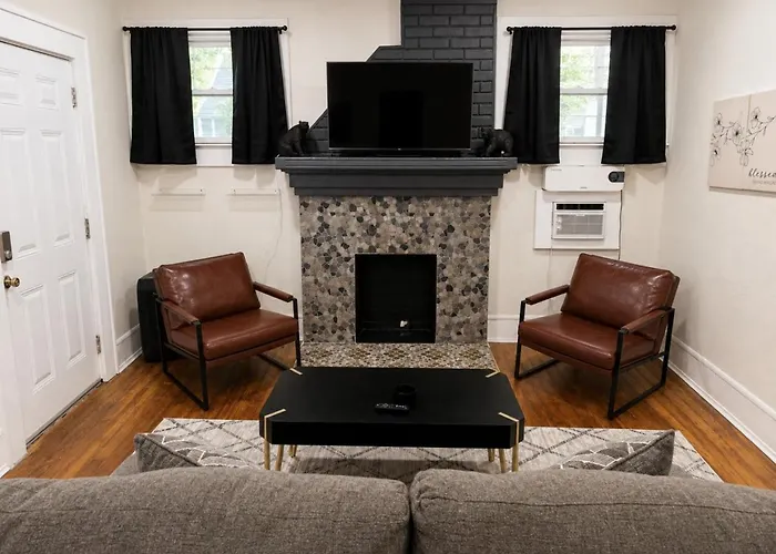 Hub Near Expo-tulsa University-dowtown *