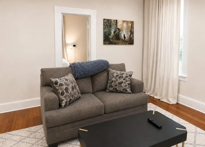 Holiday home Hub Near Expo-tulsa University-dowtown